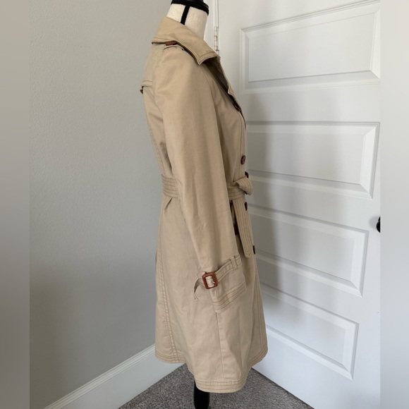 Classic Tan Trench Coat - Picture 3 of 12